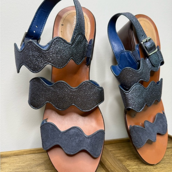 Marc Fisher Omalla Scallop Sandal - Picture 6 of 10